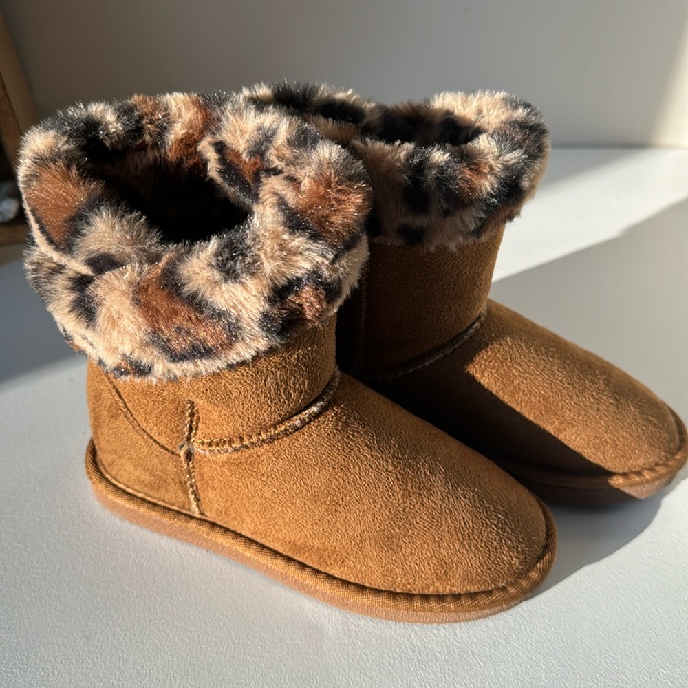 Cozy Tan Kids Boots with Faux Fur Lining